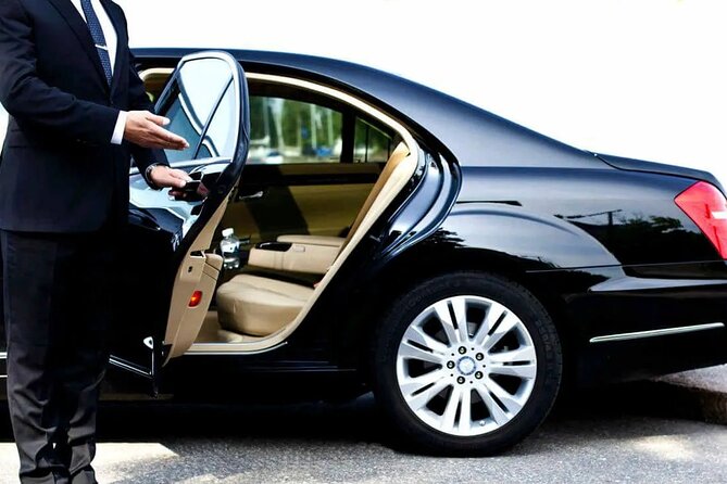 One-Way Private Transfer From Dubai Airport - Meeting and Pickup Information