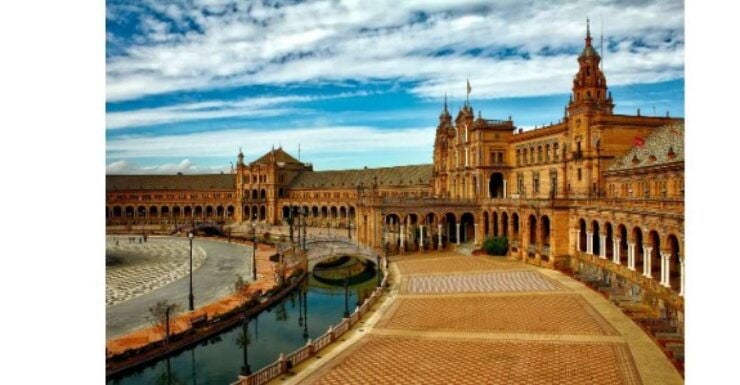 One-Way Private Transfer To/From Lisbon Airport and Sevilha - Experience Highlights