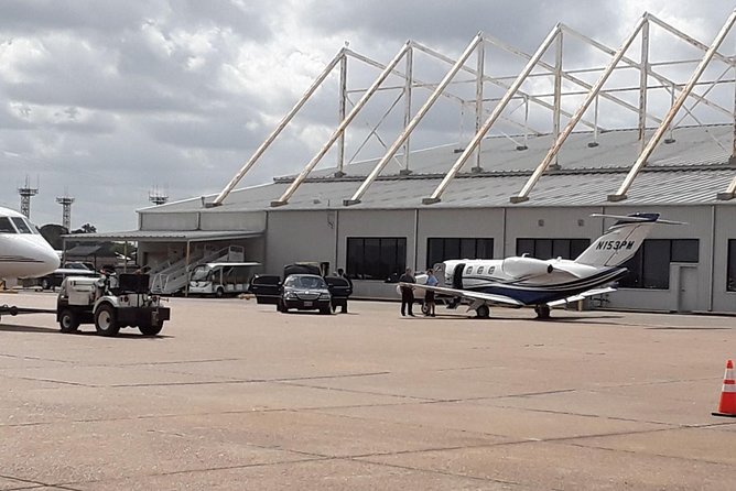 One-Way SUV Transfer From Houston or Galveston to San Antonio - Meeting and Pickup Information