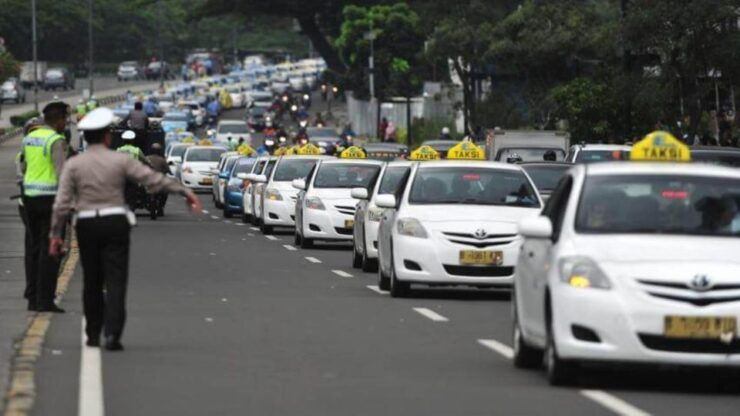 One/Way Transfer : Delhi To Agra & Jaipur By Private Car - Duration and Availability