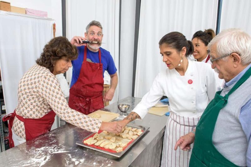 only in ITALIAN - International aperitif + cooking class in Italian - FAQ