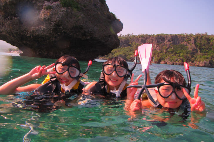 Onna Village Banana Boat & Snorkelling Experience in Okinawa - Snorkelling adds a second look at the sea