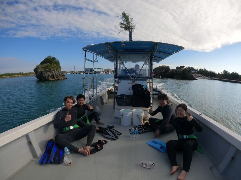 Onna Village Blue Cave Diving & Snorkeling (Boat Course) (Unlimited Photos & Videos, Free Parking & Shower) - First-timers, families and the guide’s role
