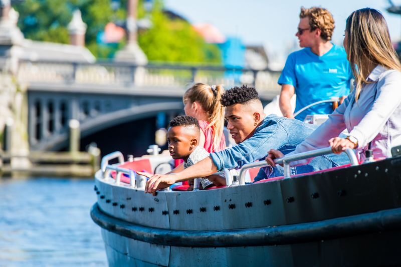 Open Boat Canal Cruise Tour in Amsterdam - Weather, timing and other practical points