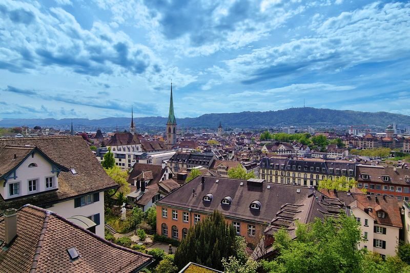 Open-Top Bus Sightseeing Tour in Zurich - From the National Museum to Paradeplatz