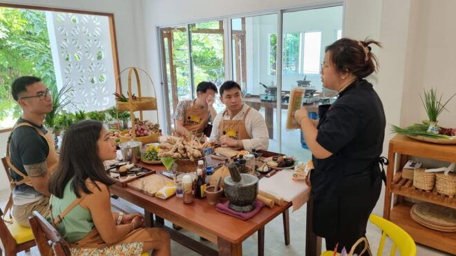 (Opening Promo) Cooking Class + Tuk Tuk Ride + Market Tour - Market Tour Insights