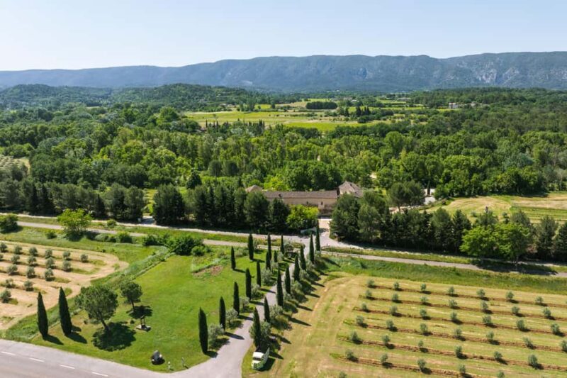 Oppède: Secrets of a Provencal mill in the heart of the Luberon - The Setting and Location