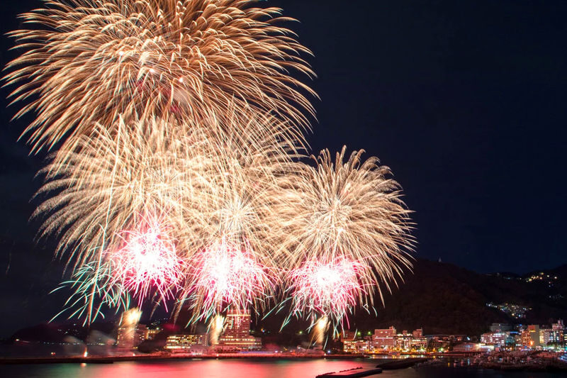 Optional Fireworks Cruise: Tokyo Atami Sea Fireworks Festival One-Day Tour: Kamakura Enoshima / Hakone Lake Ashi Classic Routes Optional (Departing from Tokyo / Chinese and English Services) - Atami Sun Beach before the fireworks