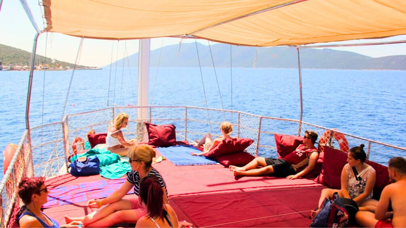 Orak Island & Black Island Half-Day Boat Tour - The boat and crew help set the mood