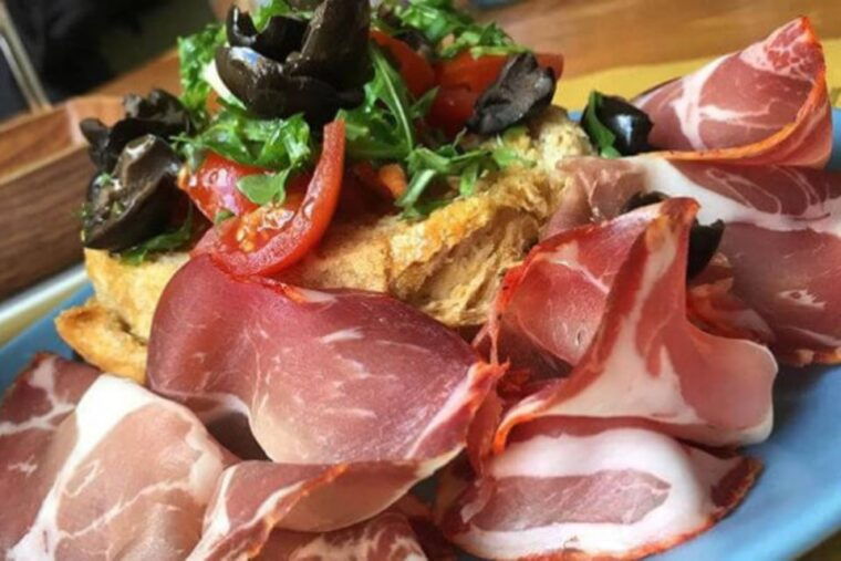 ORECCHIETTE CLASS WITH WINE TASTING & APERITIF - Location and Atmosphere