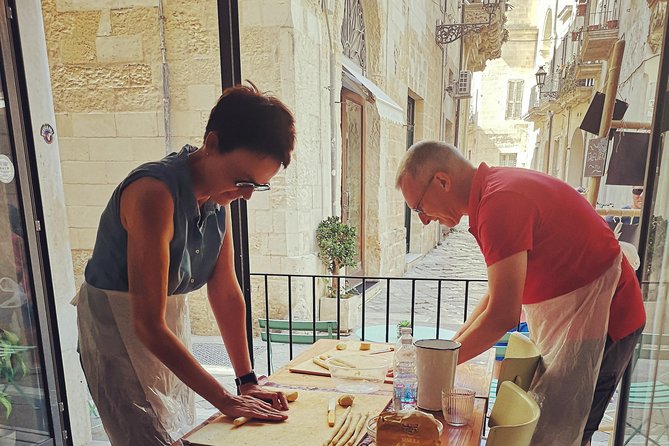 Orecchiette Cooking Class and Wine Tasting in Lecce - Description of the Orecchiette Cooking Class and Wine Tasting