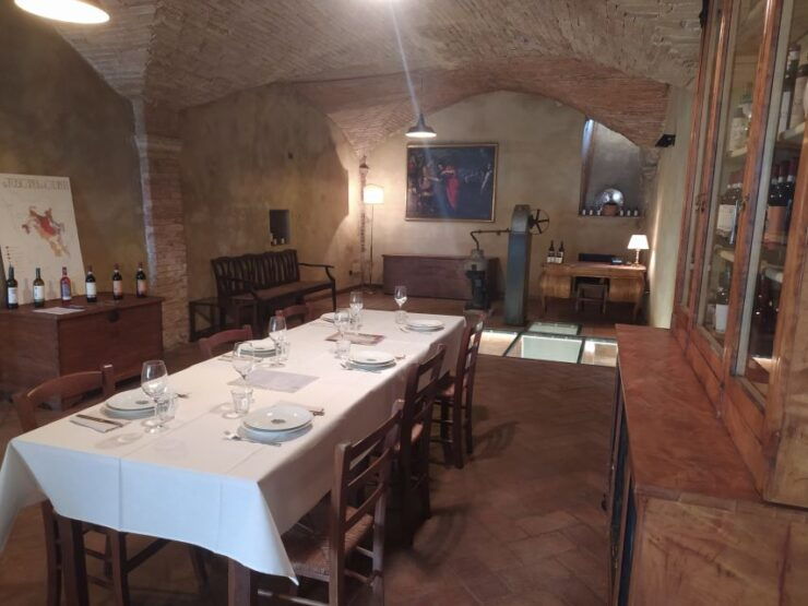 Organic Wine Tasting at Fattoria Majnoni Guicciardini - Location and Historical Background