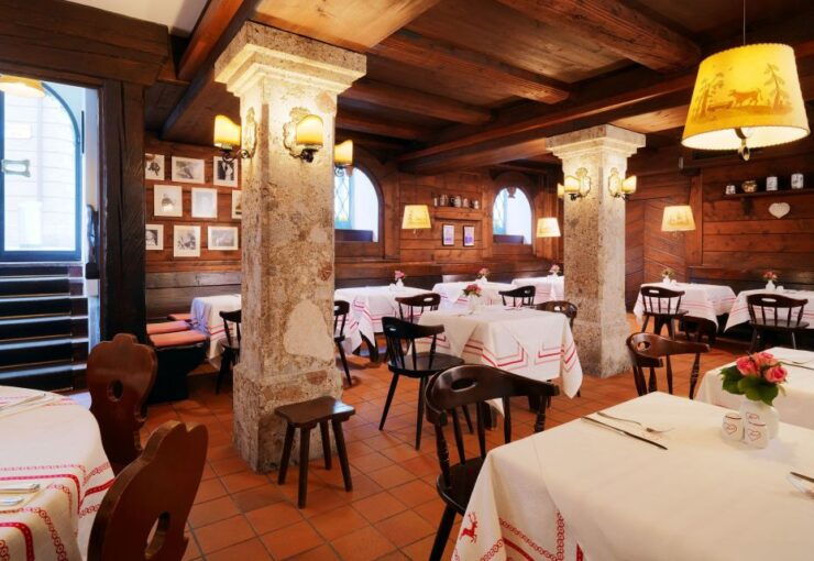 Original Sound of Music Tour With Schnitzel Noodles - Activity Details