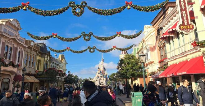 Orlando: Disneyworld and Universal Studios Personal Planner - Itinerary and Locations