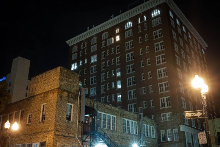 Orlando Haunts Boos and Booze Haunted Pub Crawl - Experience Highlights of the Pub Crawl