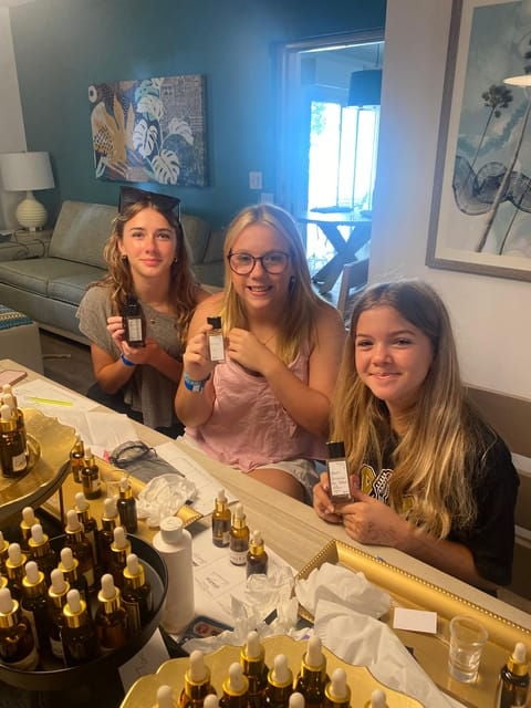 Orlando: Mobile Scent Blending Experience - Fragrance Creation and Blending
