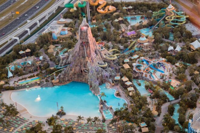 Orlando: Narrated Helicopter Flight Over Theme Parks - Highlights Pointed Out