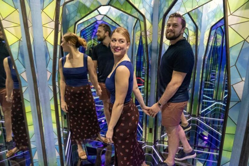 Orlando: Ripley's Mirror Maze Experience - What to Expect at Ripleys Mirror Maze