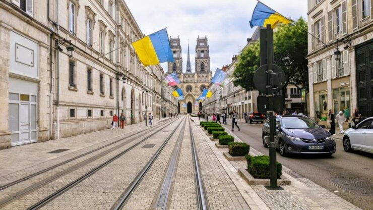 Orléans: Old Town, Cathedral & Joan of Arc Self-guided Walk - Tour Overview