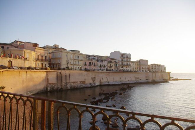 Ortigia: Private Walking Tour and Boat Trip - Meeting Point Details