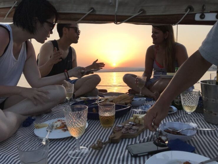 Ortygia: Sailing Tour to Plemmirio With Aperitif - Good To Know