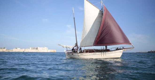 Ortygia: Sailing Tour to Plemmirio With Aperitif - Inclusions