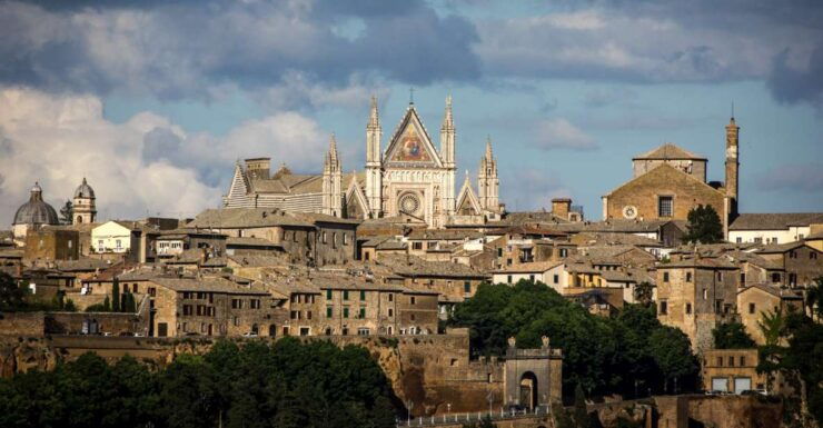 Orvieto: Old Town Guided Walking Tour - Tour Details