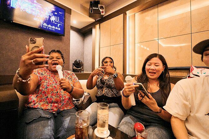 Osaka : Bar Hopping & Night Walking Tour - An In-Depth Look at the Tour Experience