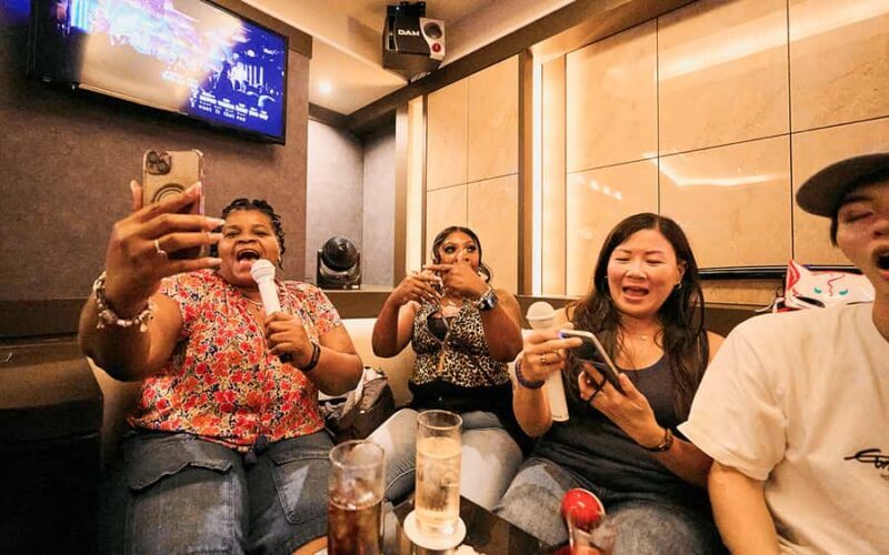 Osaka: Bar Hopping & Night Walking Tour with Locals - Good To Know