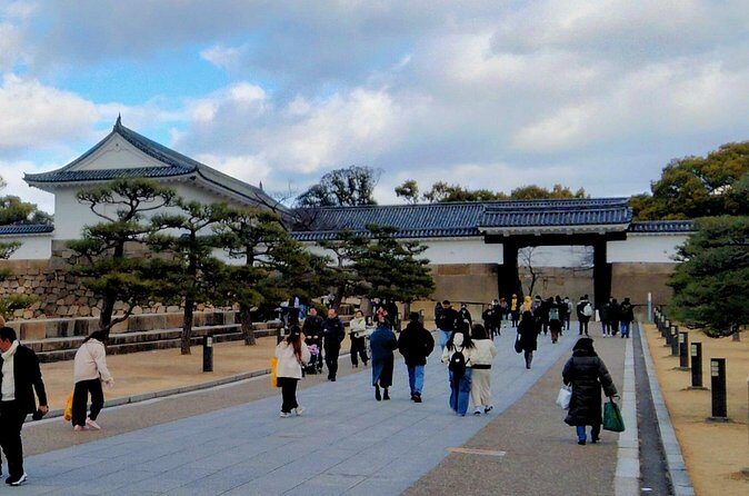 Osaka Castle Hidden Gems Walking Tour + Multilingual Audio Guide - The Sum Up