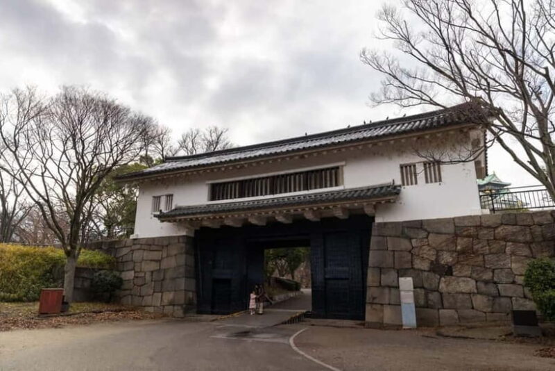 Osaka Castle Private Guided Tours in Samurai Armor - FAQ