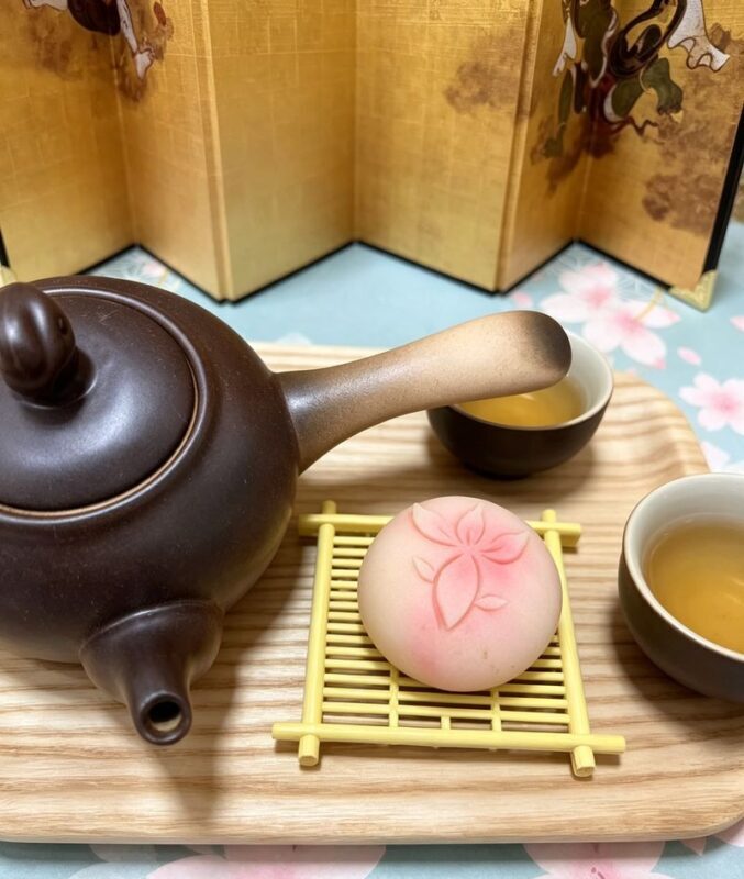 Osaka Four Seasons Wagashi Handmade Experience - The tea-room setting and language