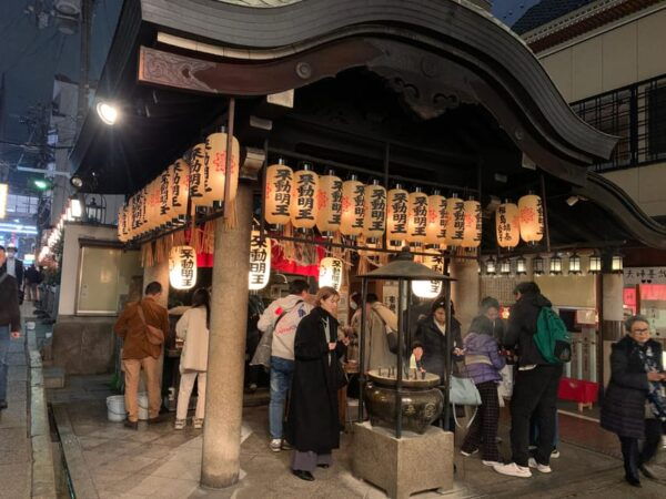 Osaka: Guided Walking Tour With a Native Expert – Top Sights - Exploring Osaka Castle