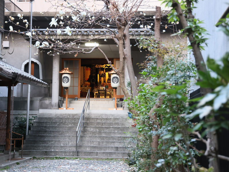Osaka: Japanese Massage, Head Spa & Facial at the Temple (180-min) - Oil massage and bamboo release