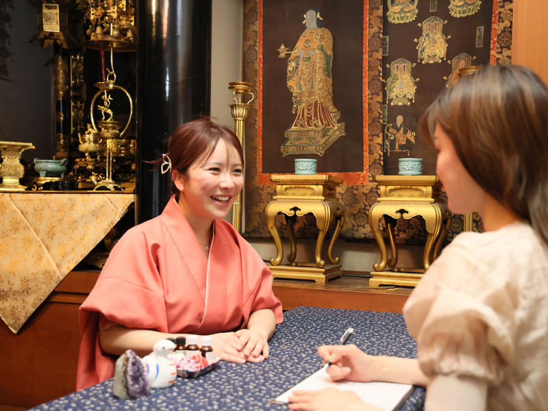 Osaka: Japanese Reiki Healing & Aroma Massage at the Temple - The foot bath sets the pace