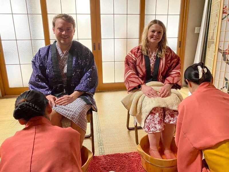 Osaka: Japanese Reiki Healing & Aroma Massage at the Temple - Tea, matcha, and wagashi to close