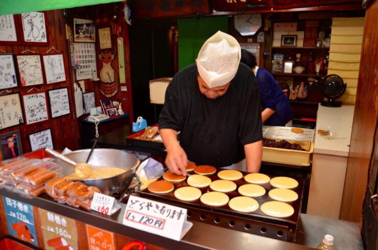 Osaka: Kuromon Market Food Tour With Tastings - Experience