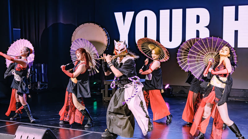OSAKA NIGHT FUSION Japanese taiko kabuki samurai dance show - A modern cultural sampler, not a formal lesson