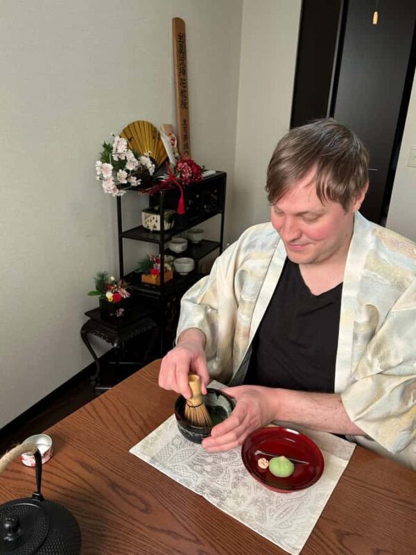 Osaka: Private Art and Meditate Class Activity Takarazuka - The Art of Sutra Copying: Calm Mind, Deep Focus