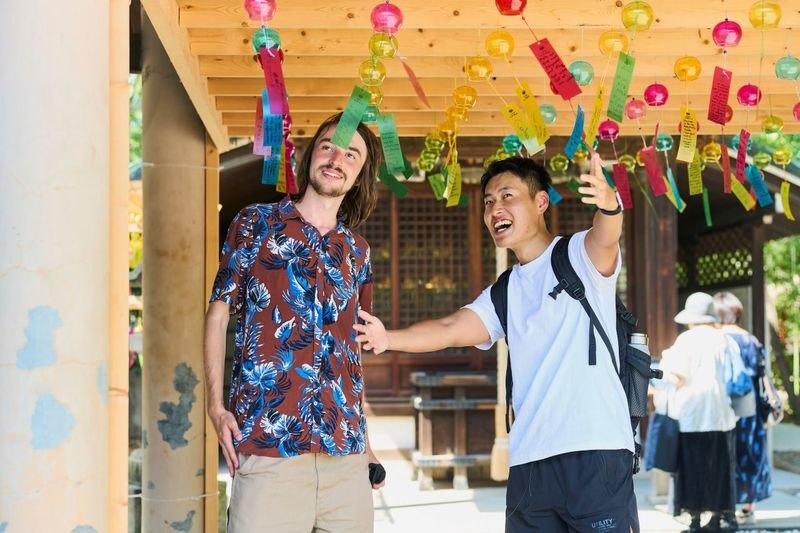 Osaka: Private Osaka Castle Walking Tour with Tower Admission - What Mao’s praise tells you, and what it doesn’t