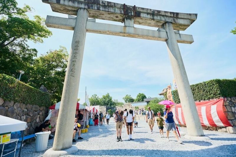Osaka: Private Osaka Castle Walking Tour with Tower Admission - Should you book the Osaka Castle private tour?