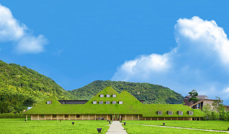 Osakas 4 Major Attractions: Lake Biwa & La Collina Day Trip - Who should take this day trip?