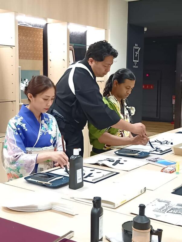 Osaka: Samurai Shows, Tea Ceremony and Japanese culture - A Closer Look at the Experience