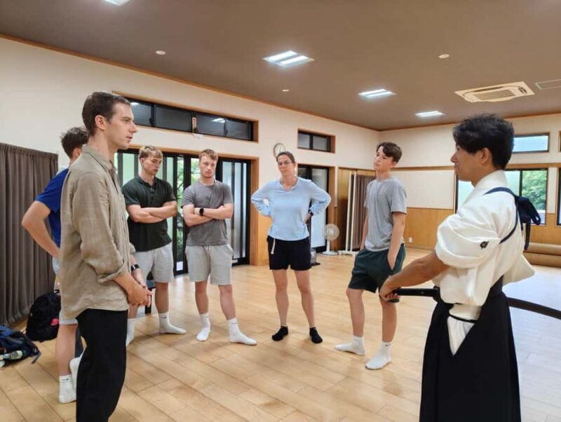 Osaka: Samurai Sword Experience at Historic Kzu Shrine - What Reviewers Say  