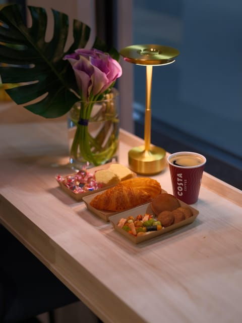 Osaka Umeda City Terminal: Premium Lounge Entry - Amenities and Services Offered