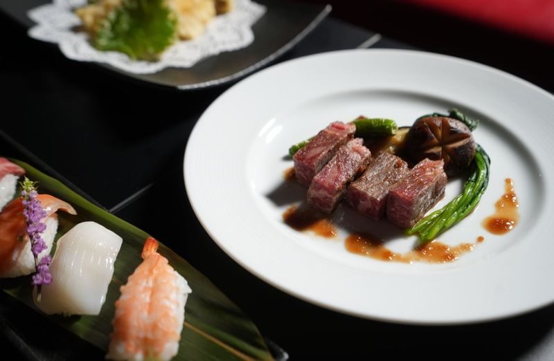 Osaka Umeda: PICCADILLY Live DINNER SHOW&NIGHTCLUB with Tasting Menu - Who will get the most from this night