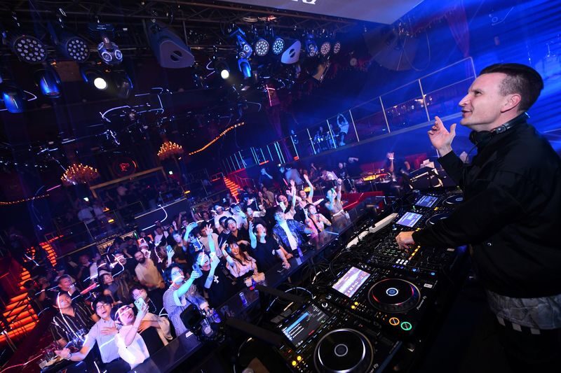 Osaka Umeda: PICCADILLY Live Show & Nightclub & Shisha | VIP Package - Timing, entry and the midnight date trap