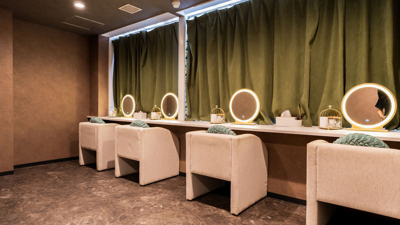 Osaka: Vietnamese Emperor Head Wash Spa Experience - A Shinsaibashi pause from shopping