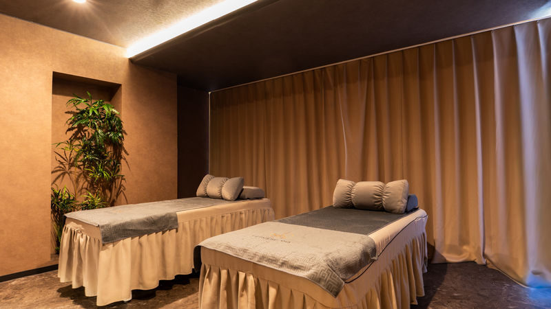 Osaka: Vietnamese Emperor Head Wash Spa Experience - Private-room comforts that add value