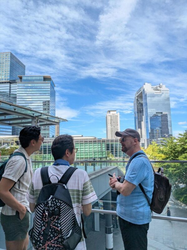 Osaka Walking Tour: Osaka Castle & River Cruise from Osaka or Kyoto - Osaka Castle: a powerful symbol, with a lot of ground to cover